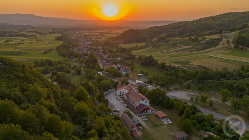 Popasul Urșilor Pension Chișcău 715745 thumb